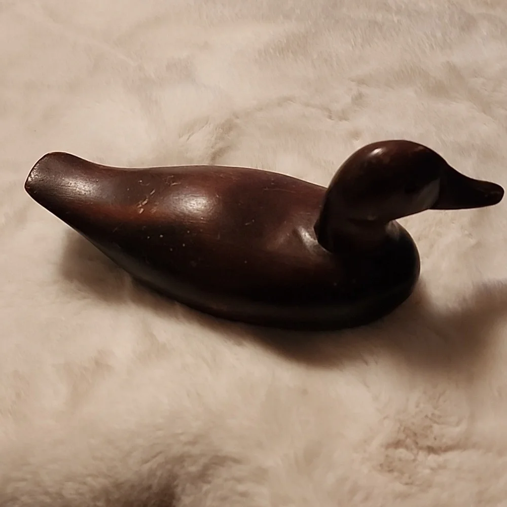 VINTAGE  WOODEN DECOY DUCK SOLID  WOOD FIGURE TABLETOP DECOR POLISHED  FOLK ART. - Picture 5 of 10